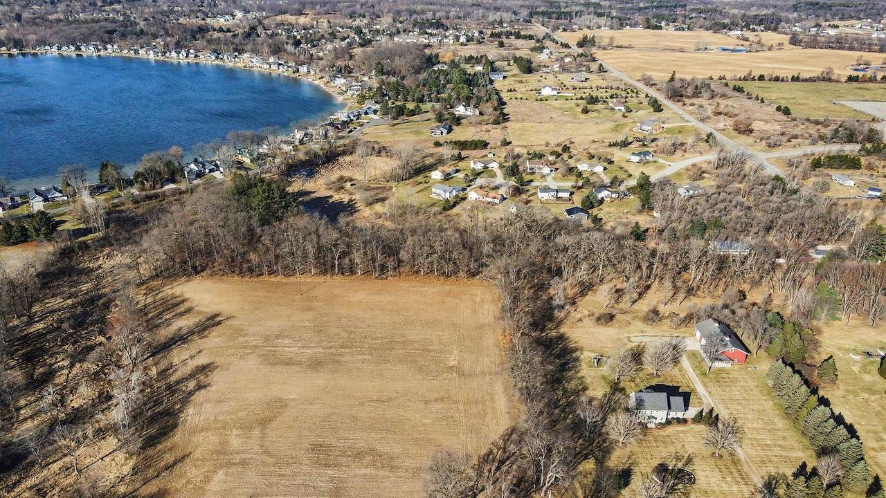 8696 9 Mile Road - Photo 1