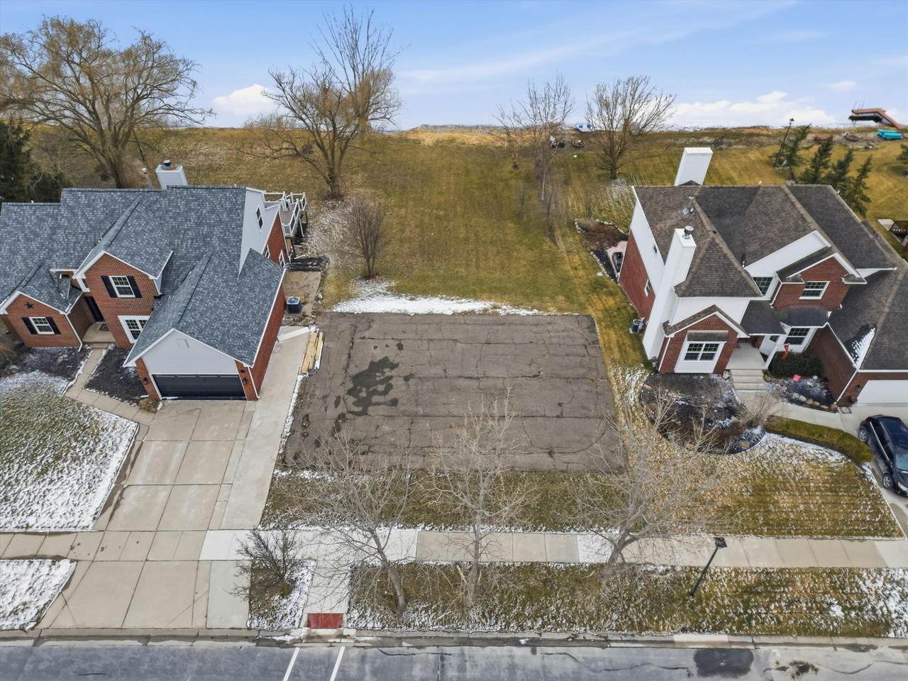 36566 Pointe Drive - Photo 1