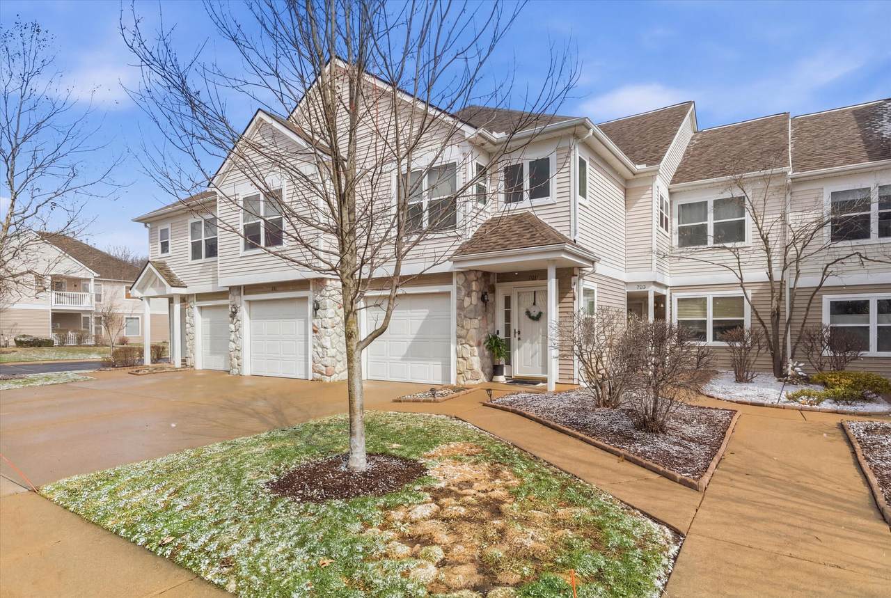 709 Fieldstone Circle - Photo 1