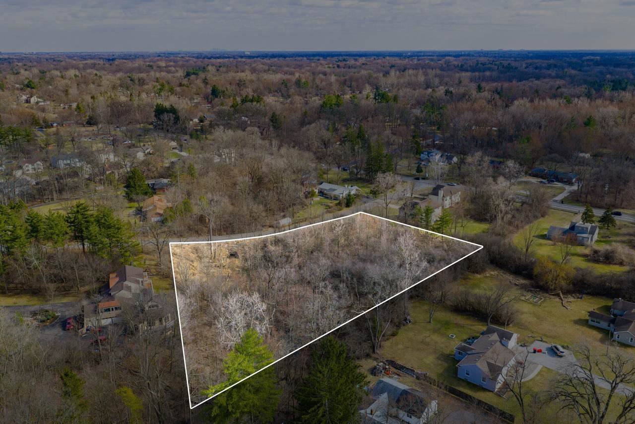 25099 Edgemont Drive - Photo 1