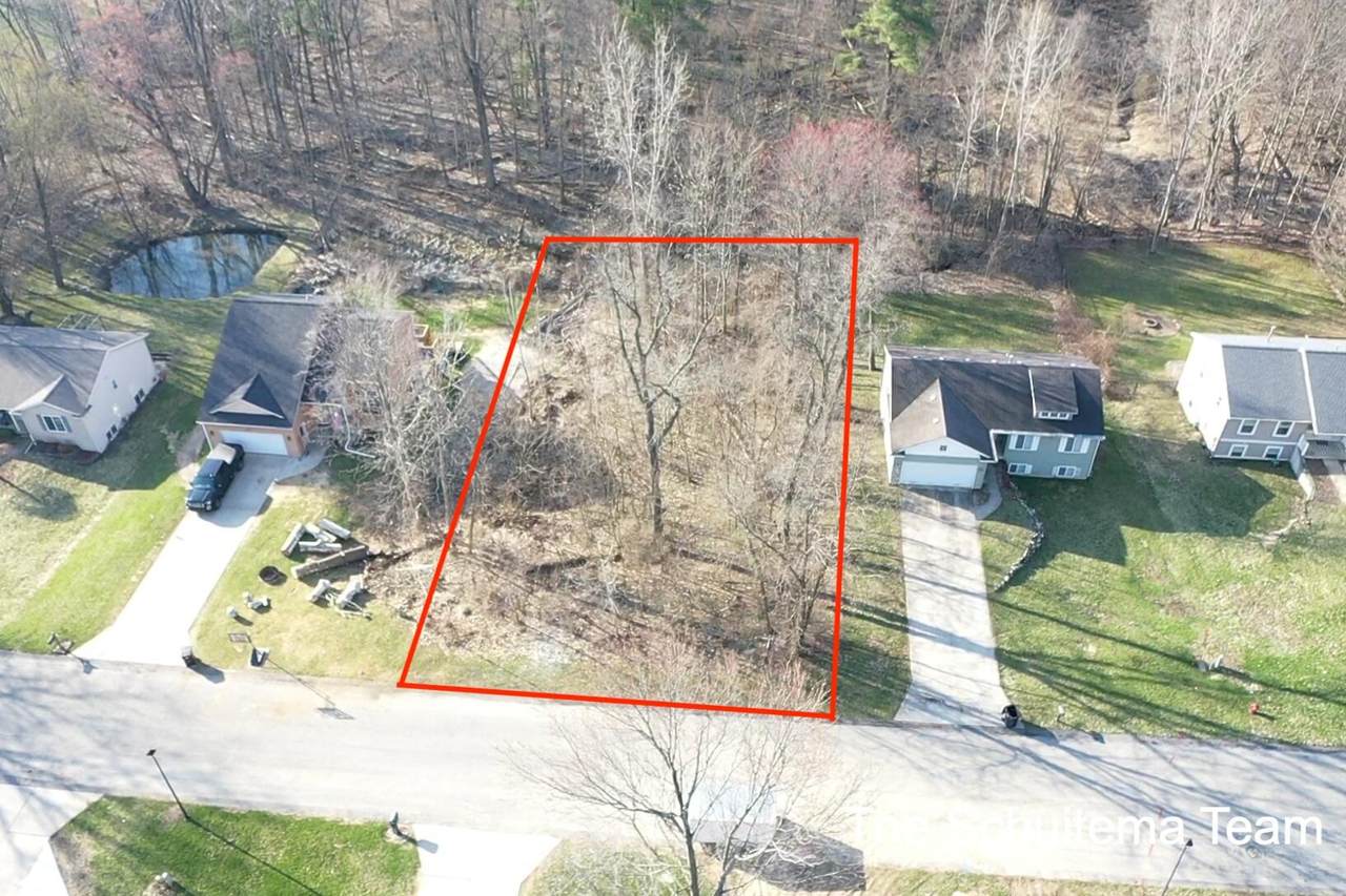 143 Summit Drive - Photo 1