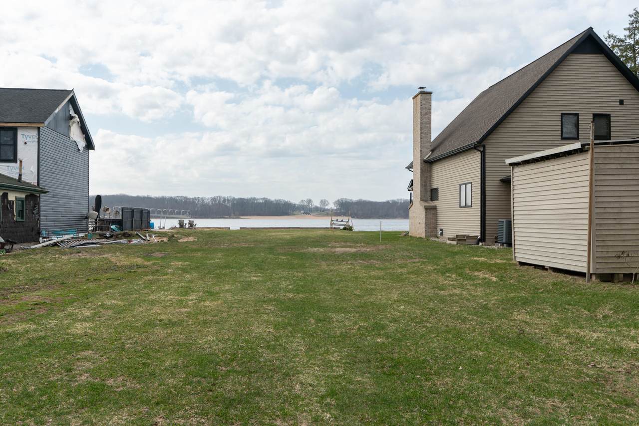 21 Lakeview Avenue - Photo 1