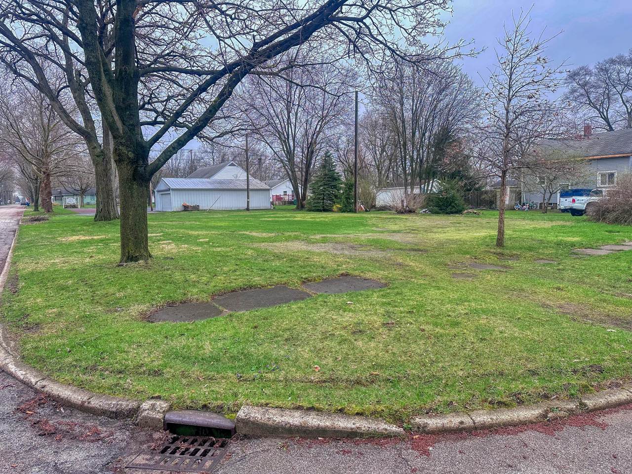1022 Howard Street - Photo 1