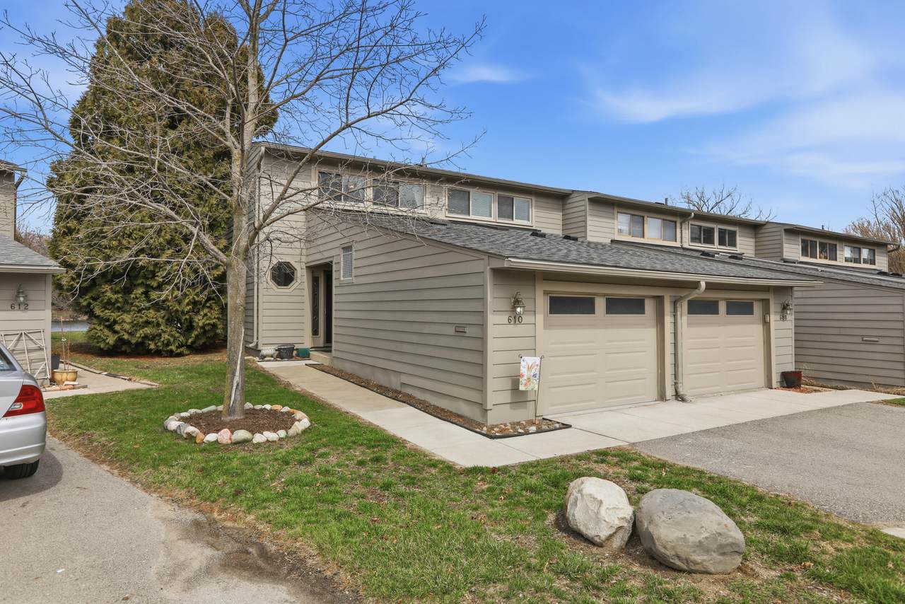 610 Peninsula Court - Photo 1