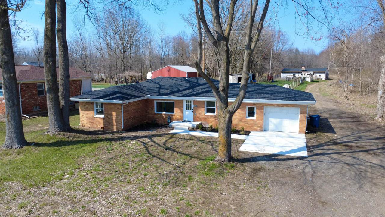 5424 Oakville Waltz Road - Photo 1
