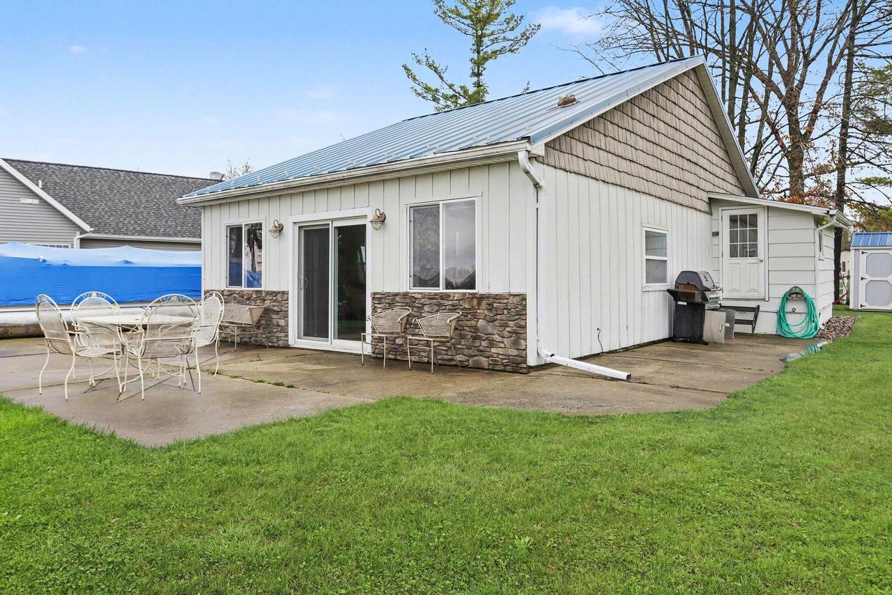 416 Russell Drive - Photo 1