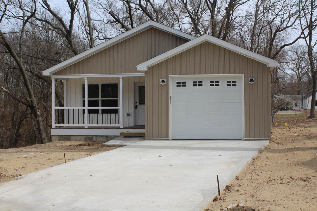 254 Meeking Street - Photo 1