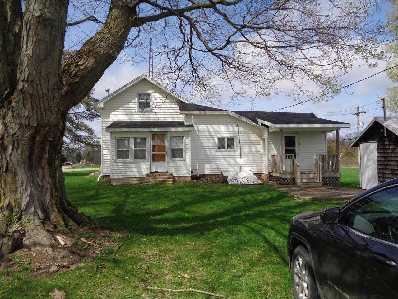 6020 Skuse Road - Photo 1
