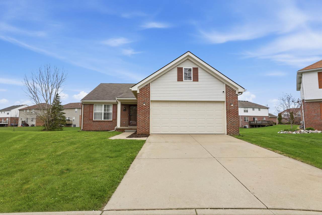 42122 Richmond Drive - Photo 1