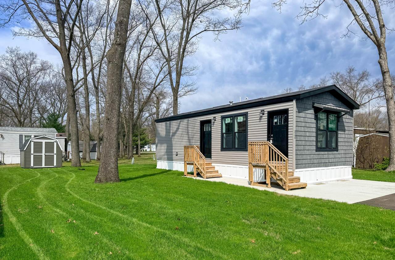2340 Beech Street - Photo 1