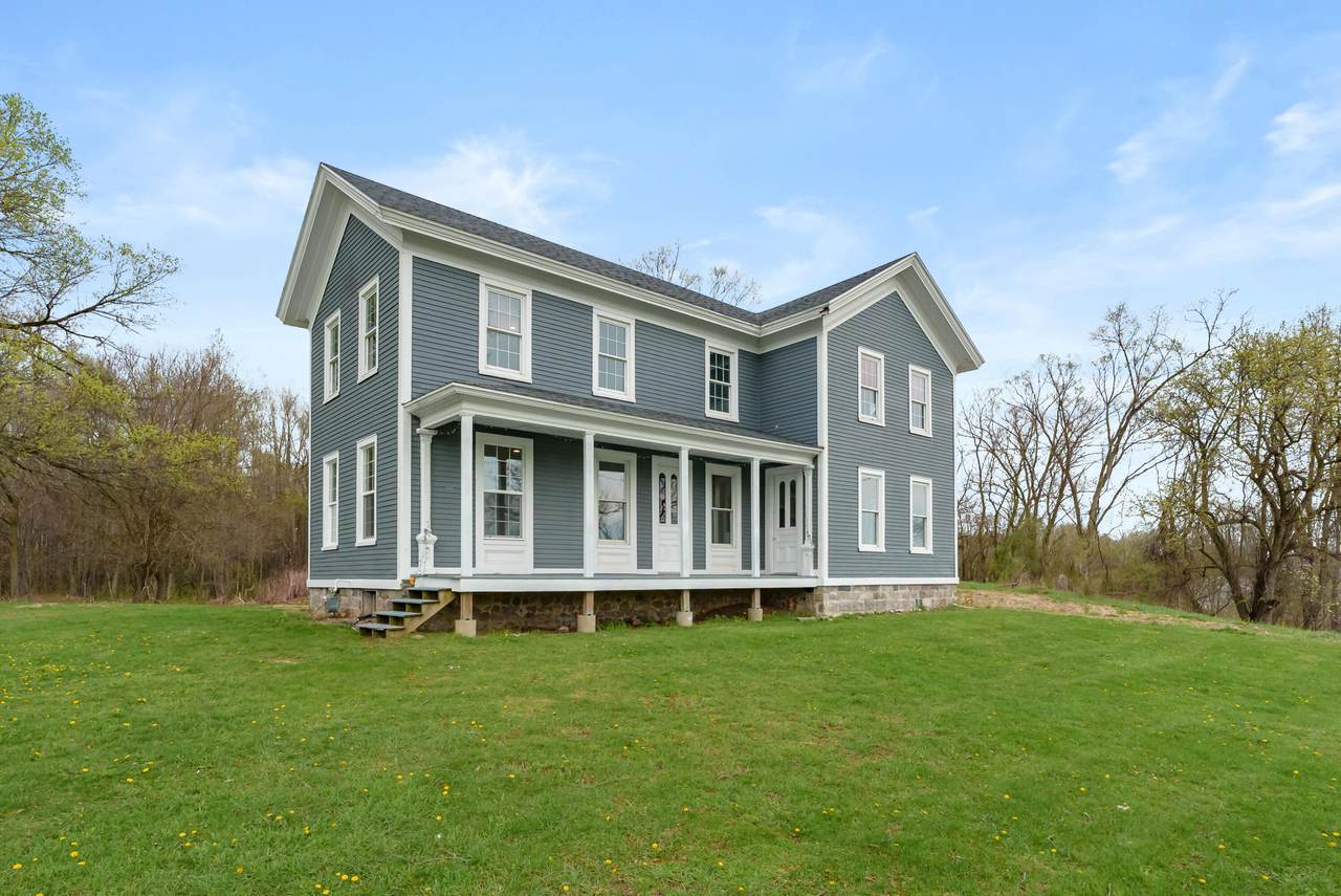 135 Golfview Drive - Photo 1
