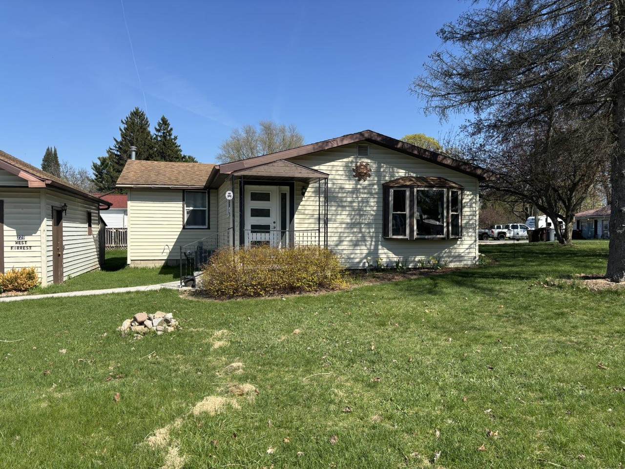 228 Forest Street - Photo 1
