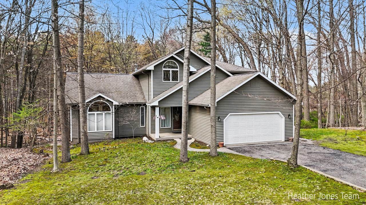 10288 Hathaway Drive - Photo 1