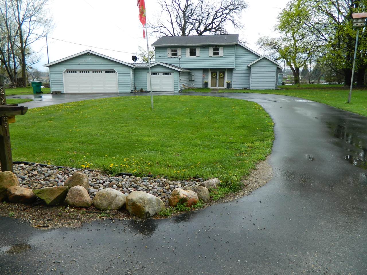 22951 Riverside Drive - Photo 1