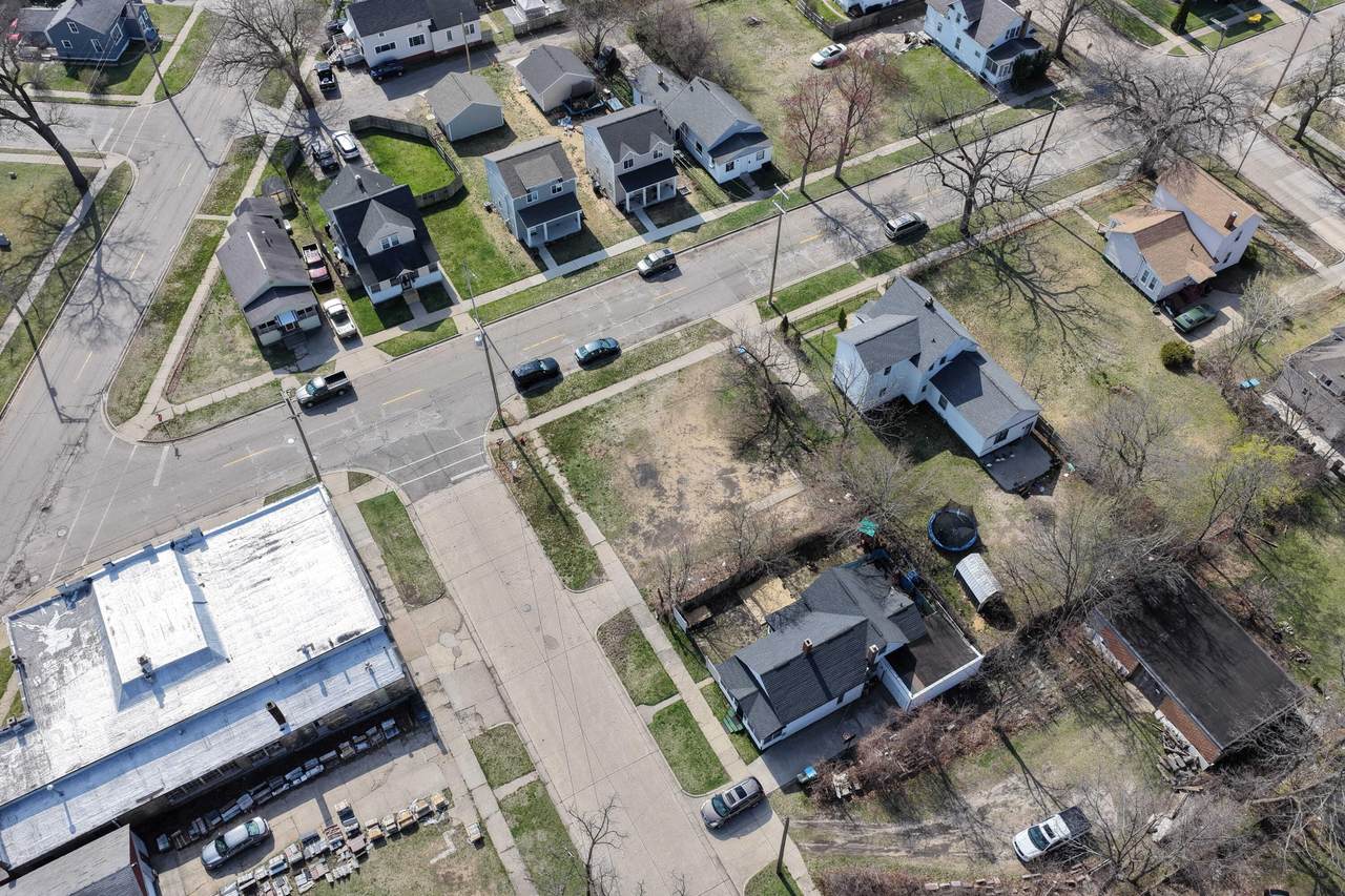 1374 Pine Street - Photo 1
