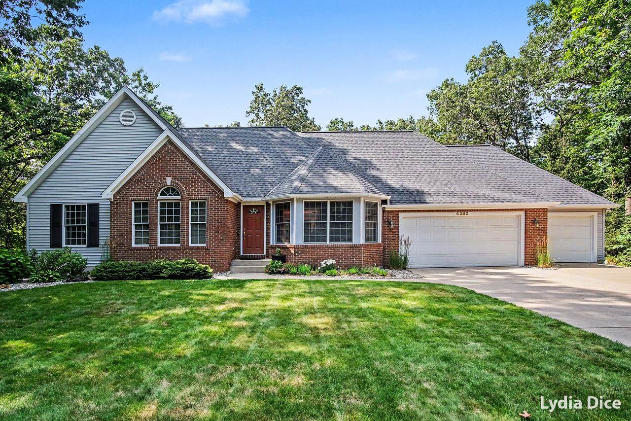 4282 Knapp Valley Court - Photo 1