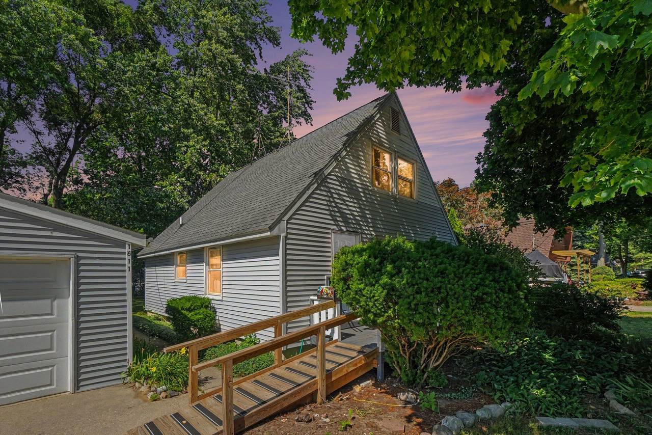 1611 Highland Street - Photo 1