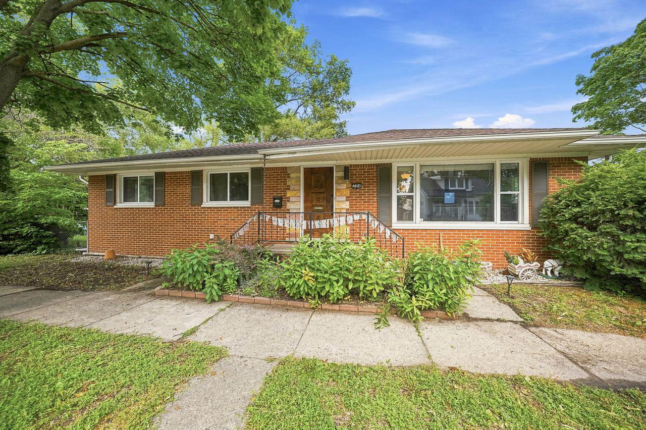204 Edgewood Place Place - Photo 1