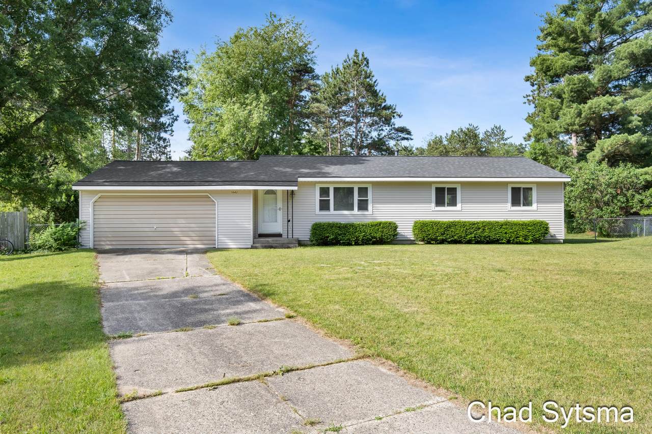 1643 Stonewood Drive - Photo 1