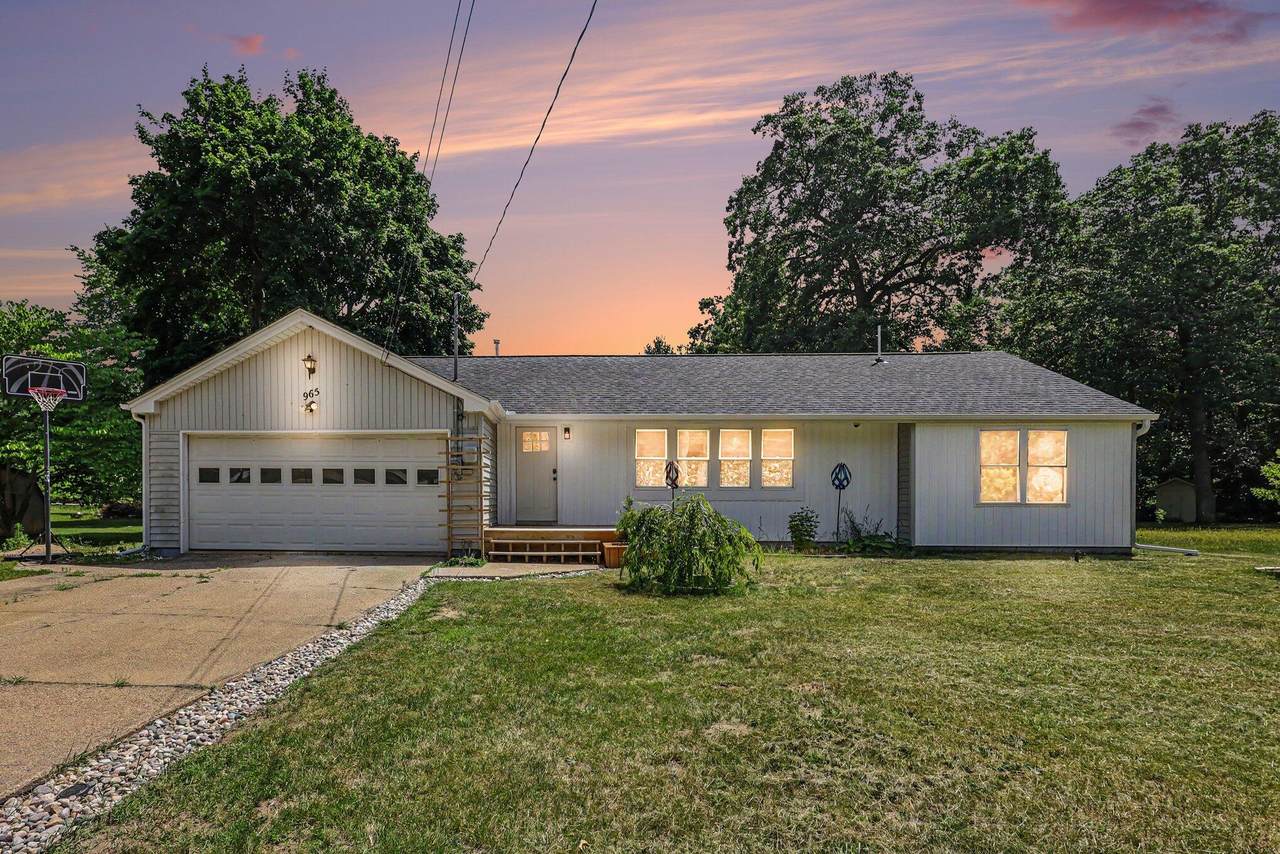 965 Victor Avenue - Photo 1