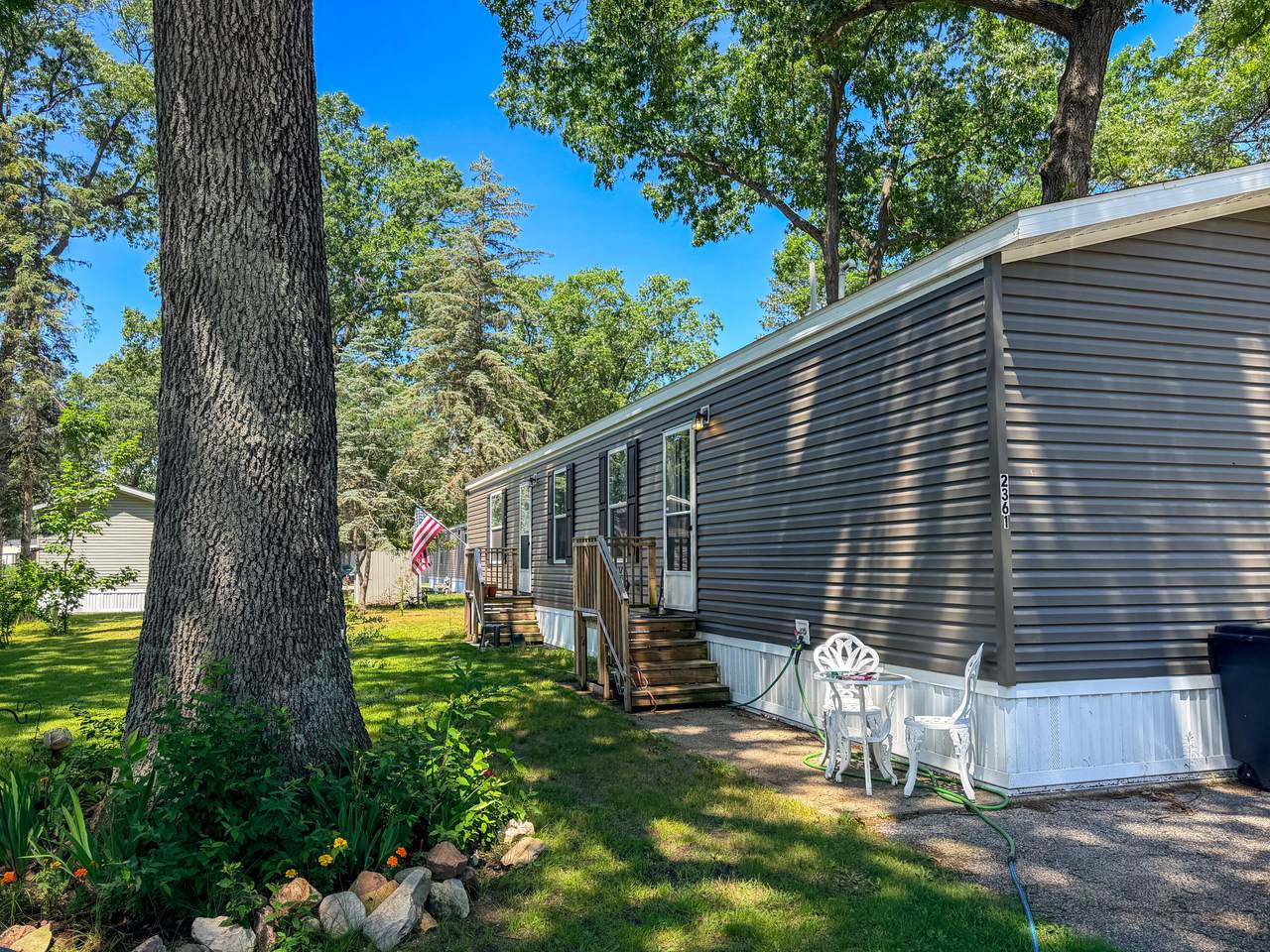 2361 Oak Street - Photo 1