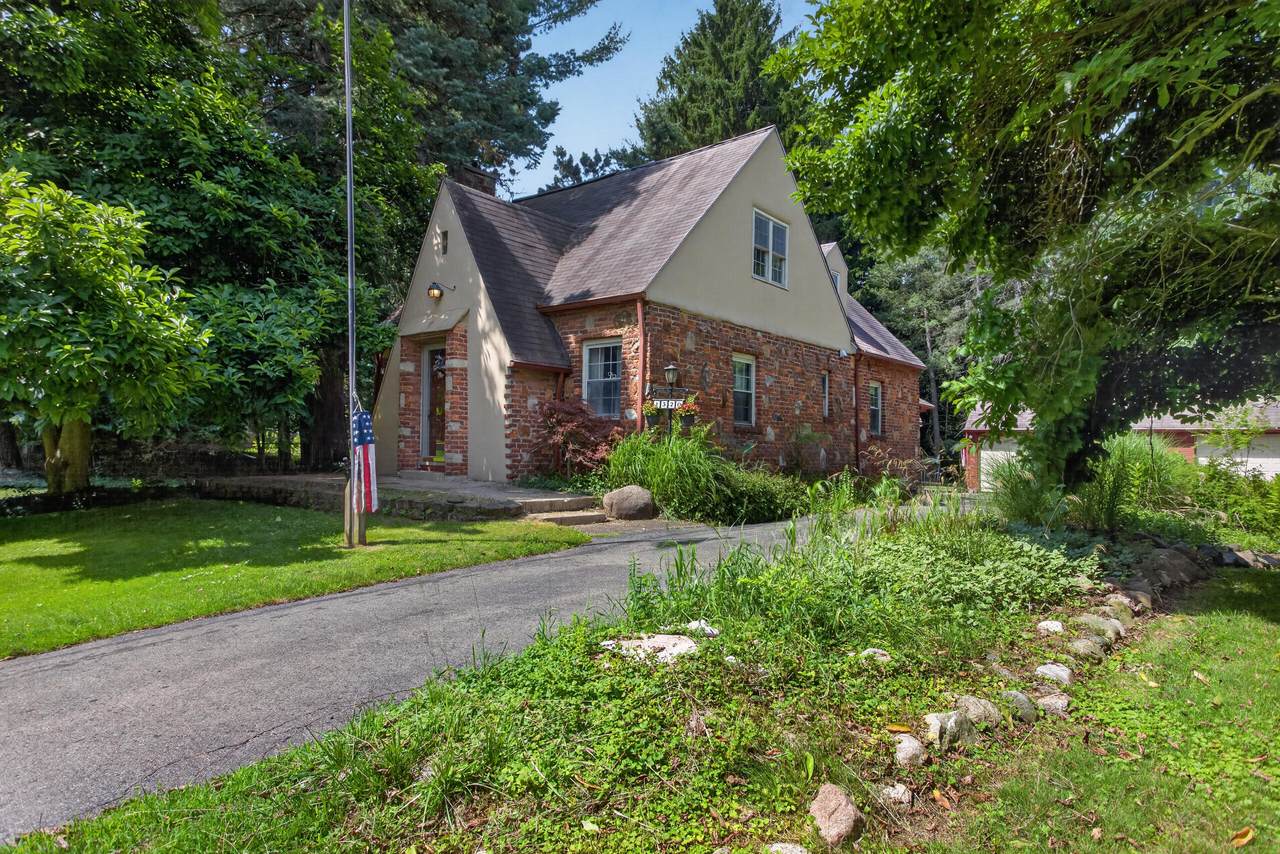 1320 Warren Avenue - Photo 1
