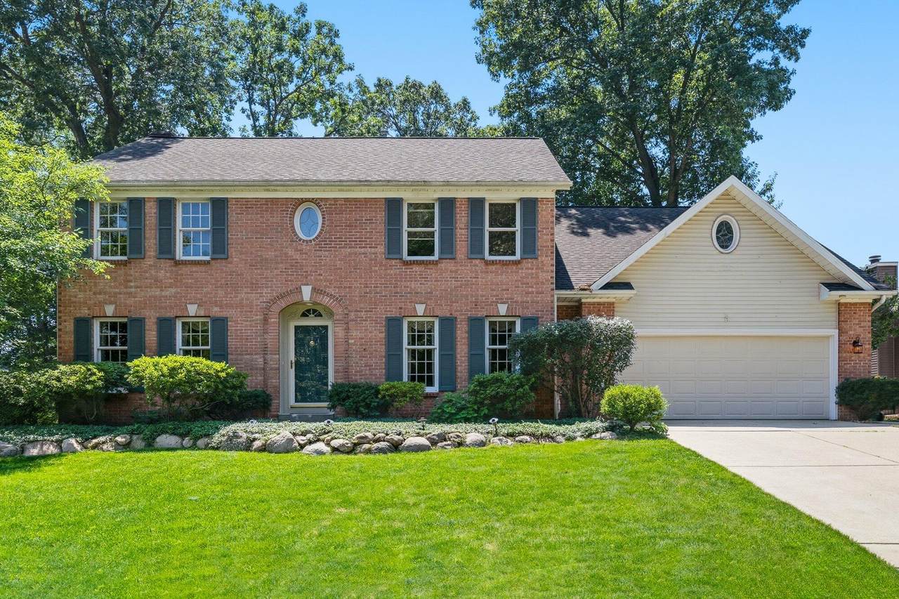2715 Sleepy Hollow Drive - Photo 1