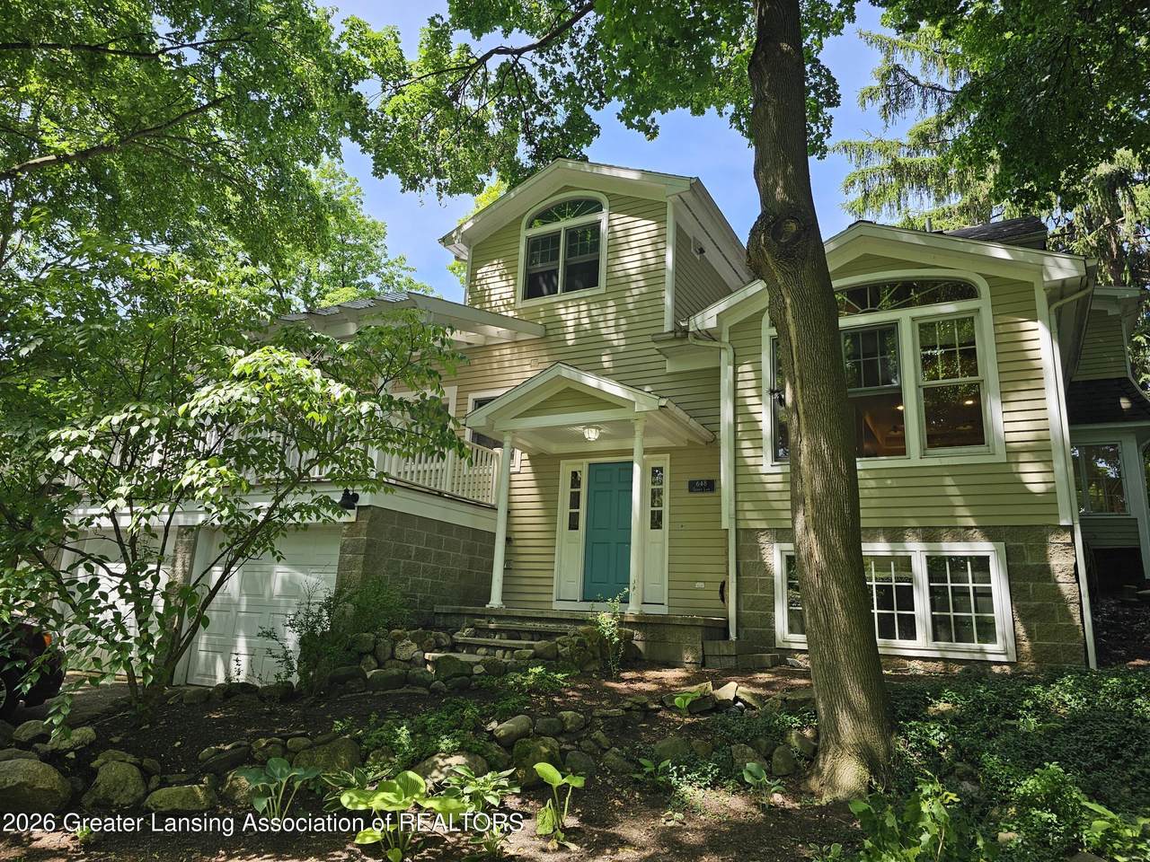 648 Sunset Lane - Photo 1