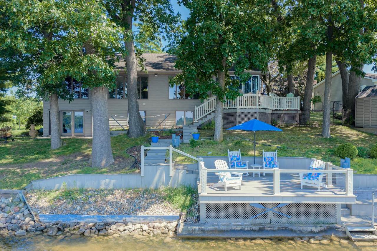 61763 Crestlane Drive - Photo 1