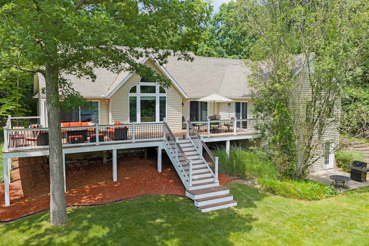 55526 Thompson Lane - Photo 1