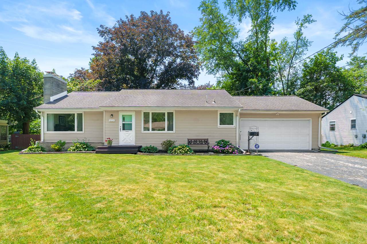 3225 Cranbrook Avenue - Photo 1