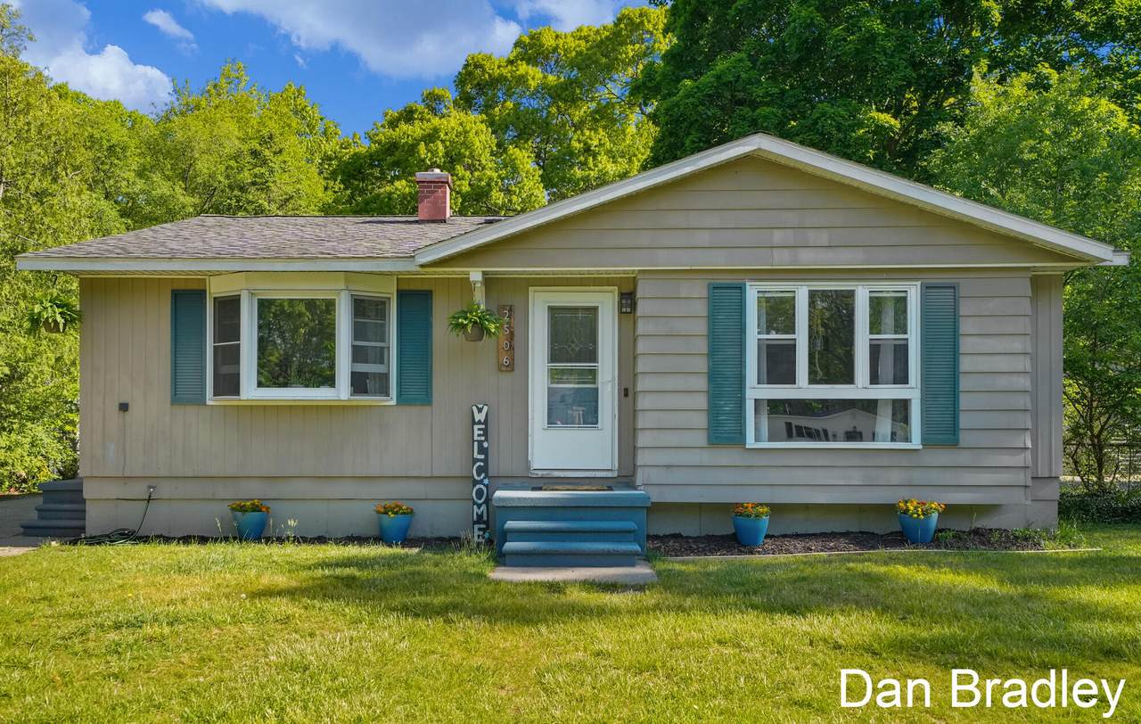 2506 James Avenue - Photo 1