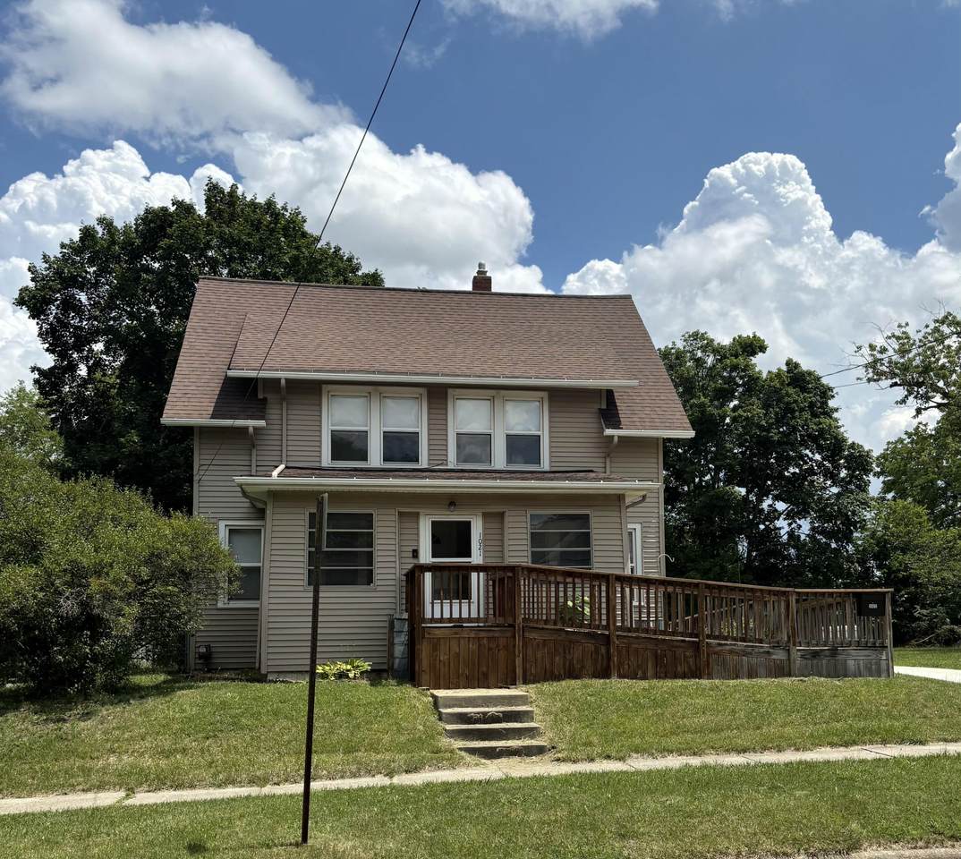 1021 Carl Breeding Way - Photo 1