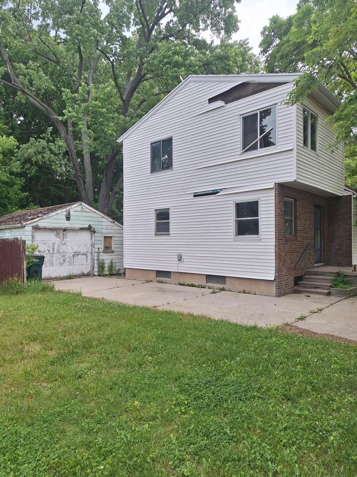 2104 Melvin Court - Photo 1