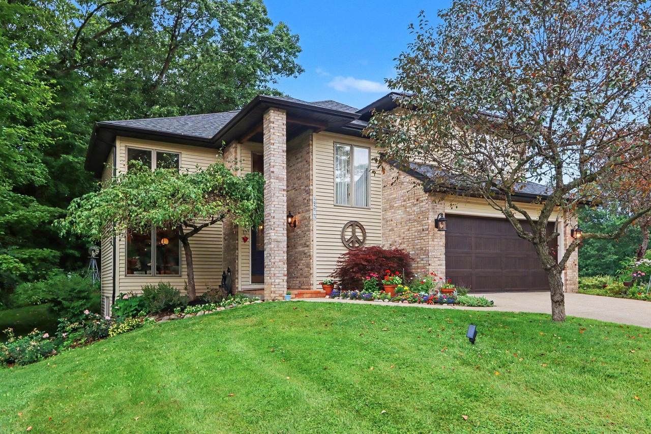 2573 Ramblewood Drive - Photo 1