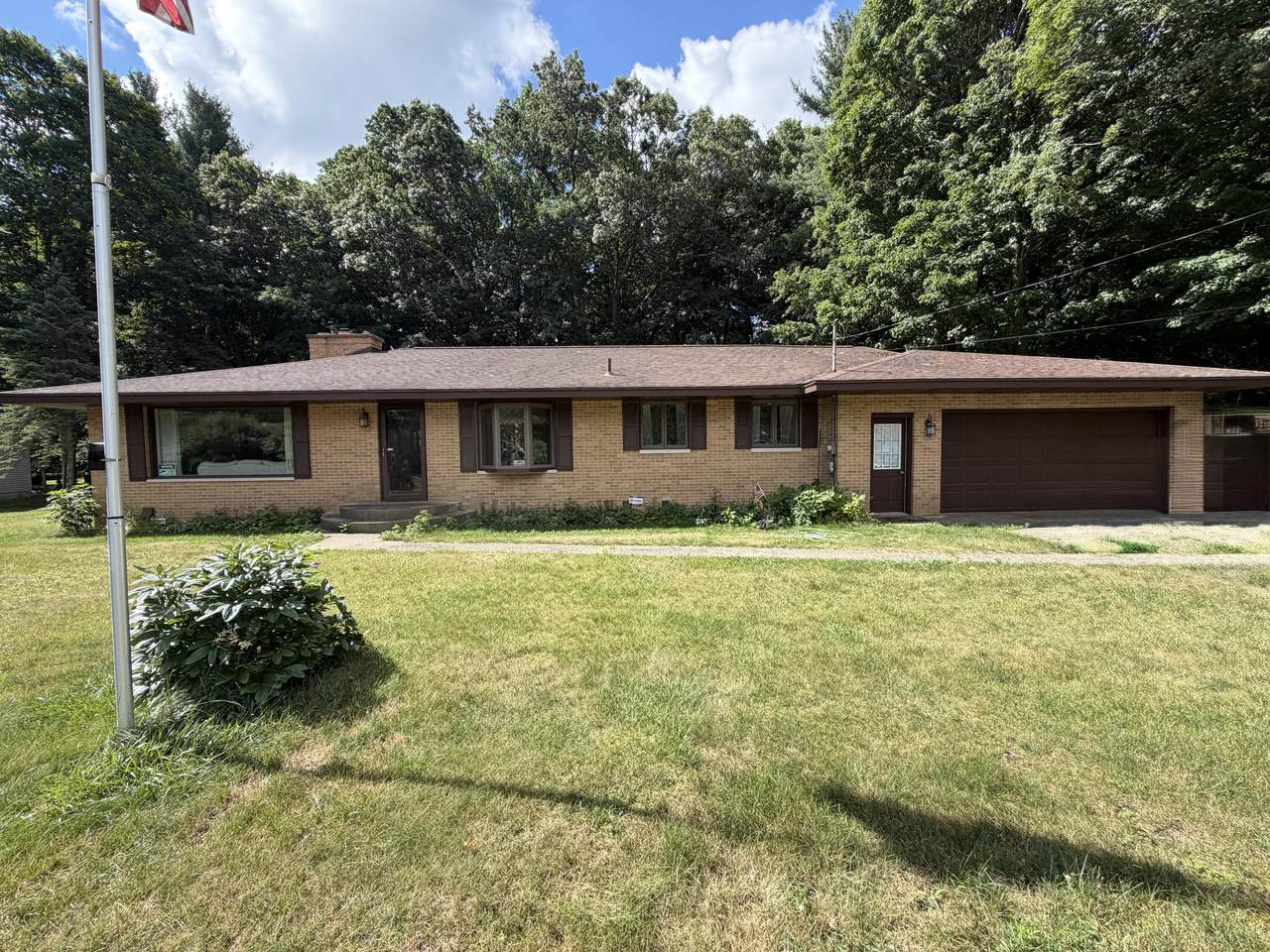 5049 Glendale Avenue - Photo 1