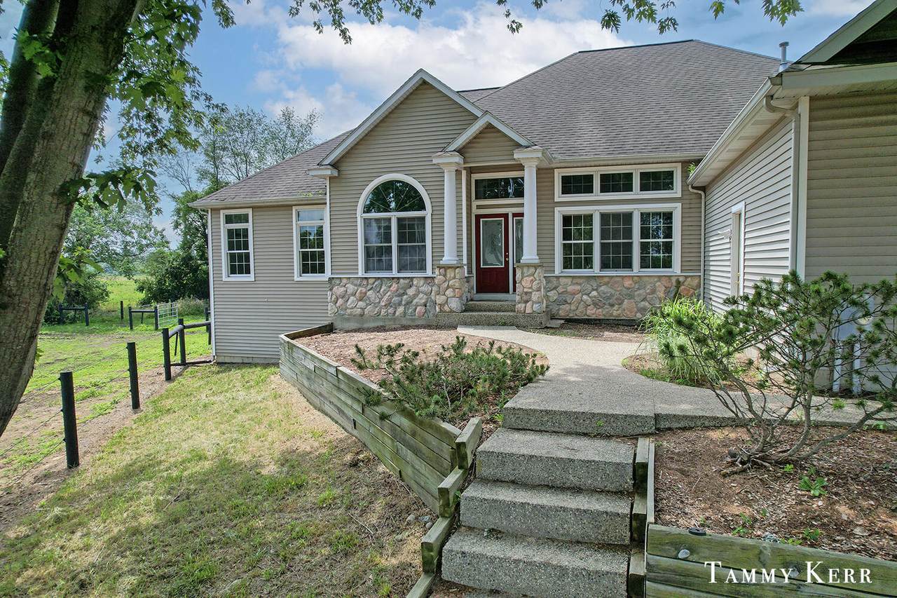 6220 146th Avenue - Photo 1