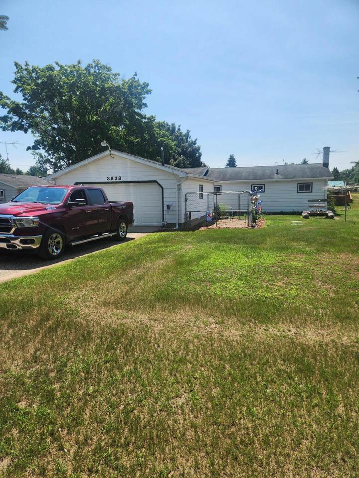 3838 Pine Trail - Photo 1