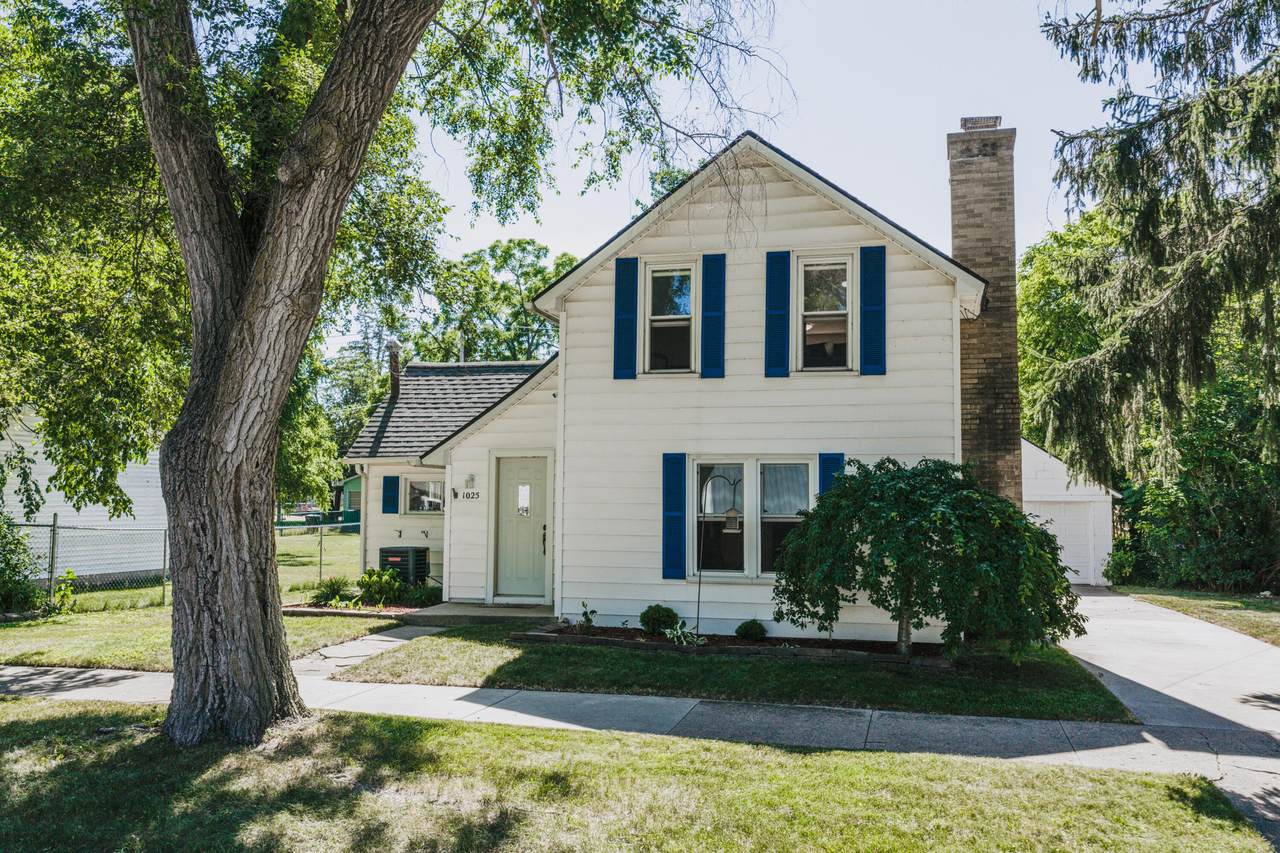 1025 Marion Avenue - Photo 1