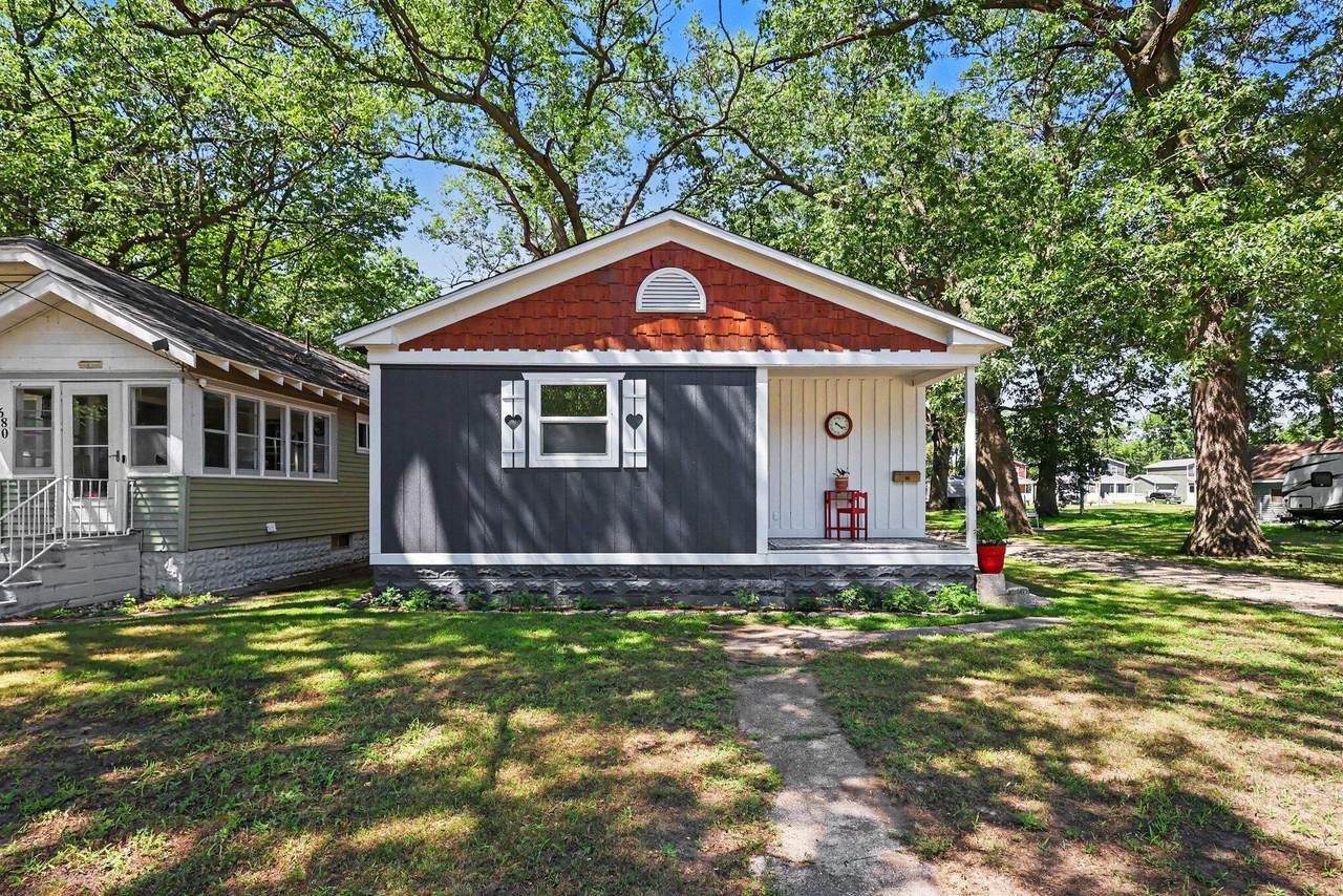 686 Marquette Avenue - Photo 1