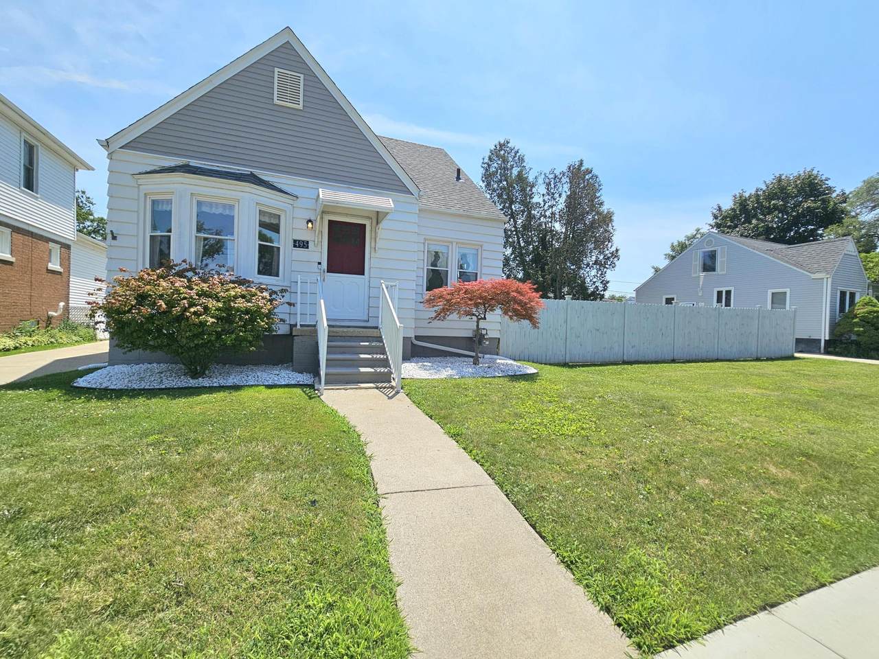 495 North Drive - Photo 1