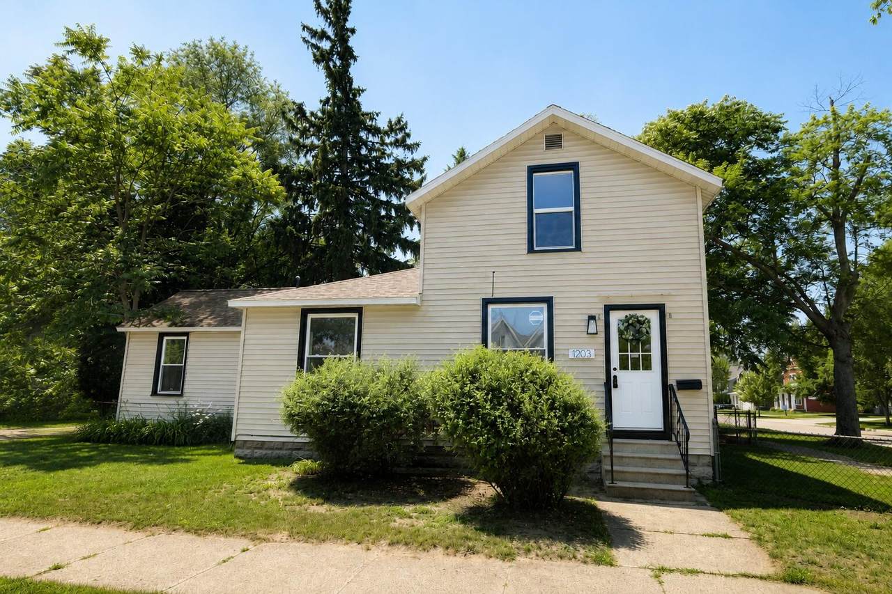 1203 4th Street - Photo 1