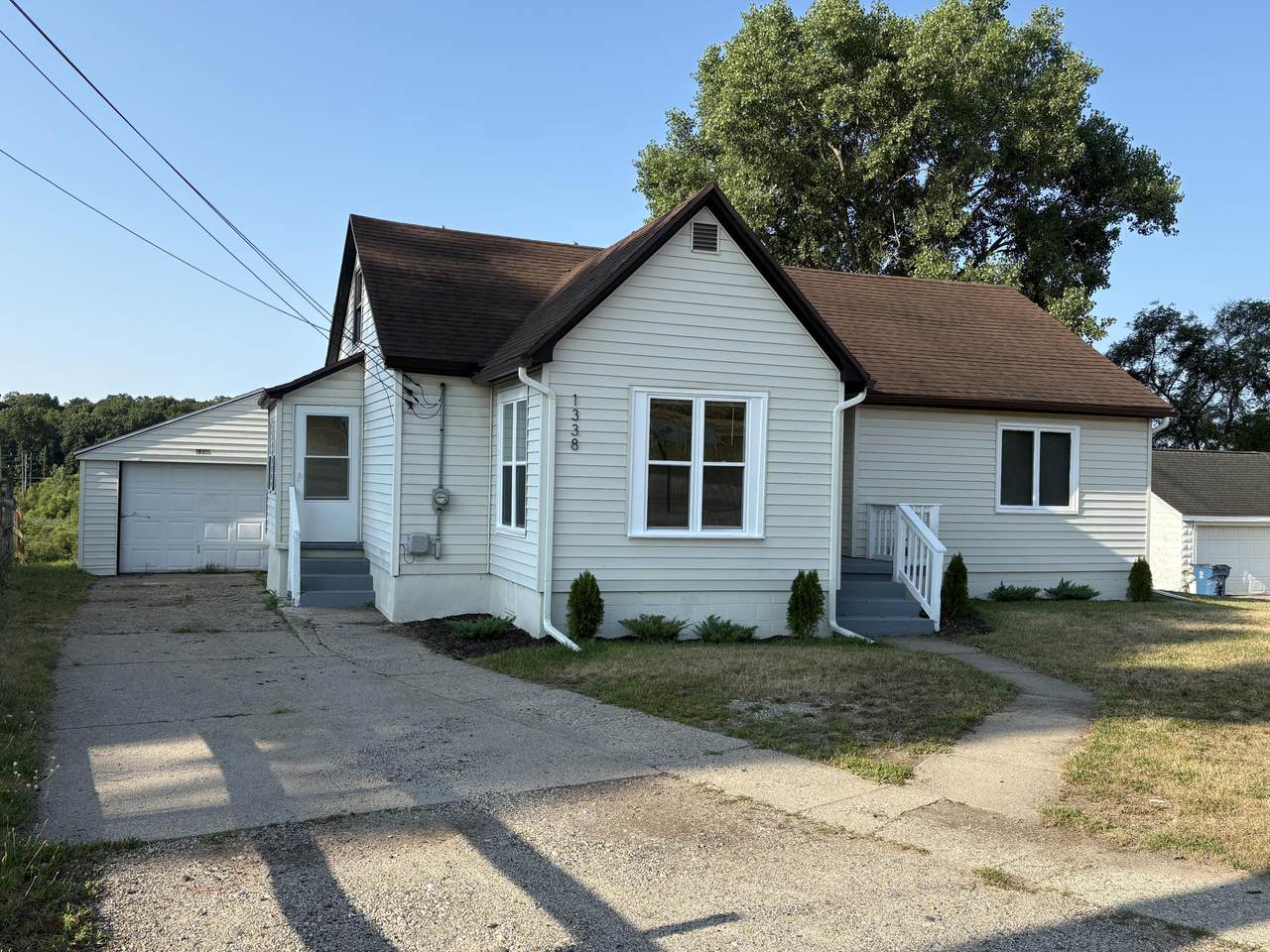 1338 Pannell Avenue - Photo 1