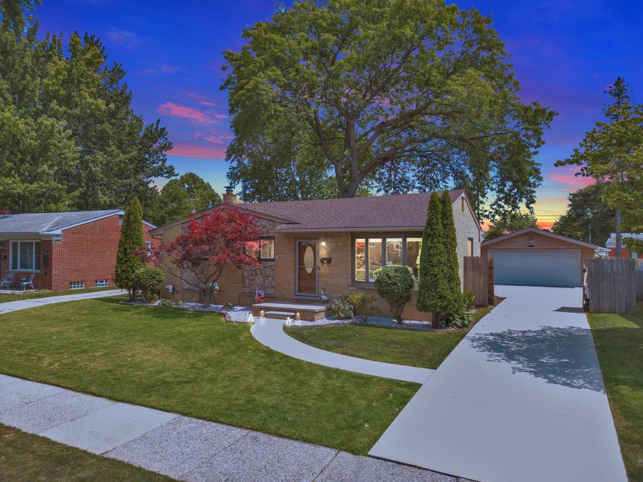 35572 Strathcona Street - Photo 1
