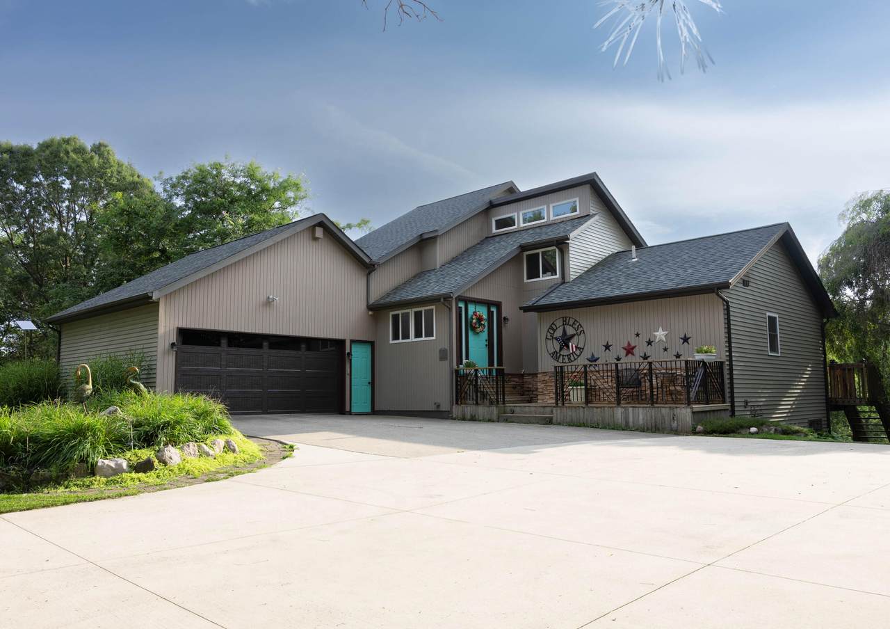 10335 Lincoln Lake Road - Photo 1