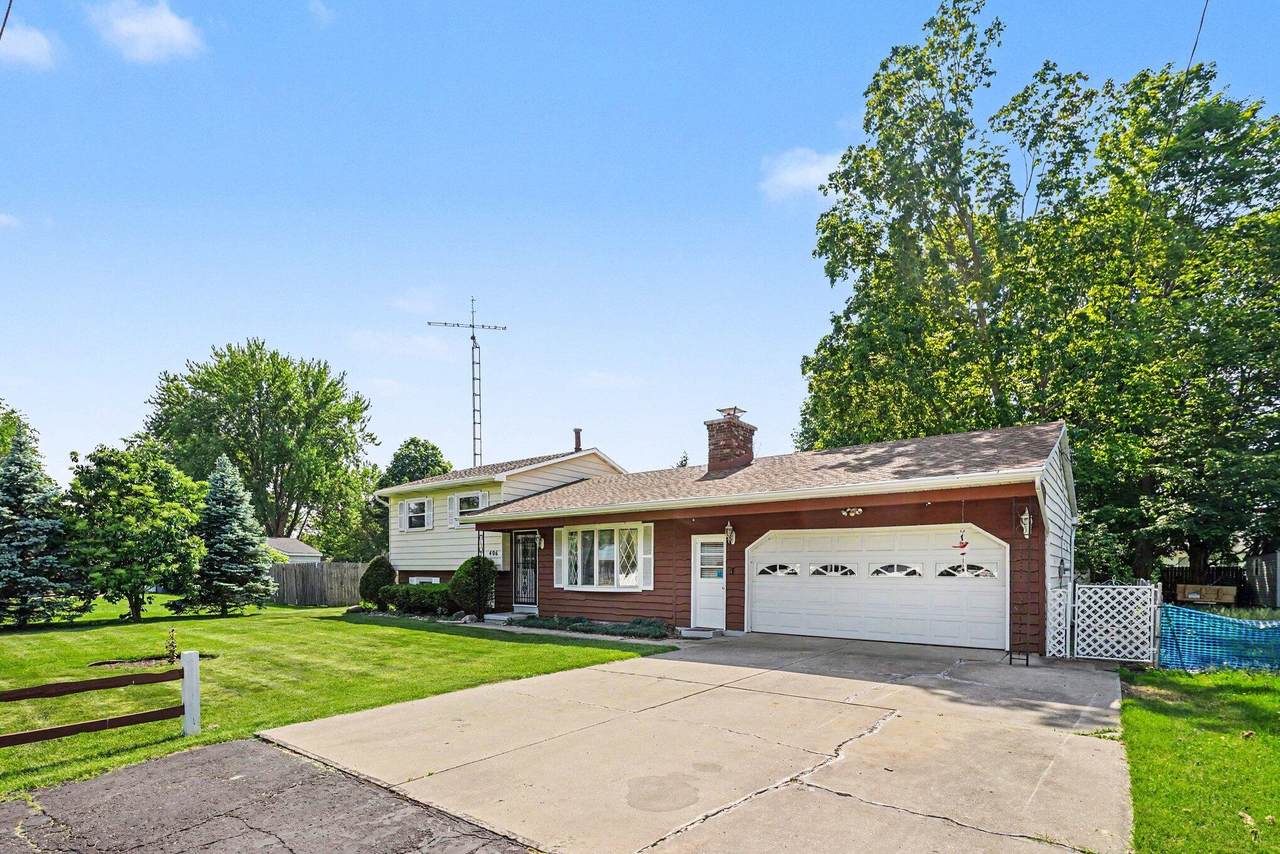 406 Woodlark Drive - Photo 1