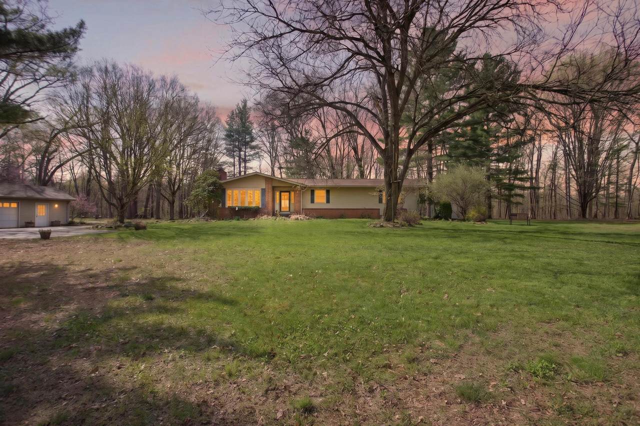 9437 Fisk Road - Photo 1