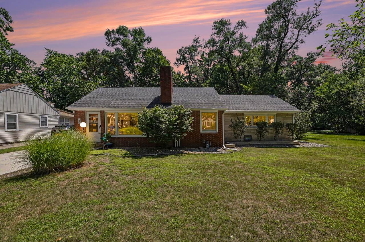216 Hampton Road - Photo 1