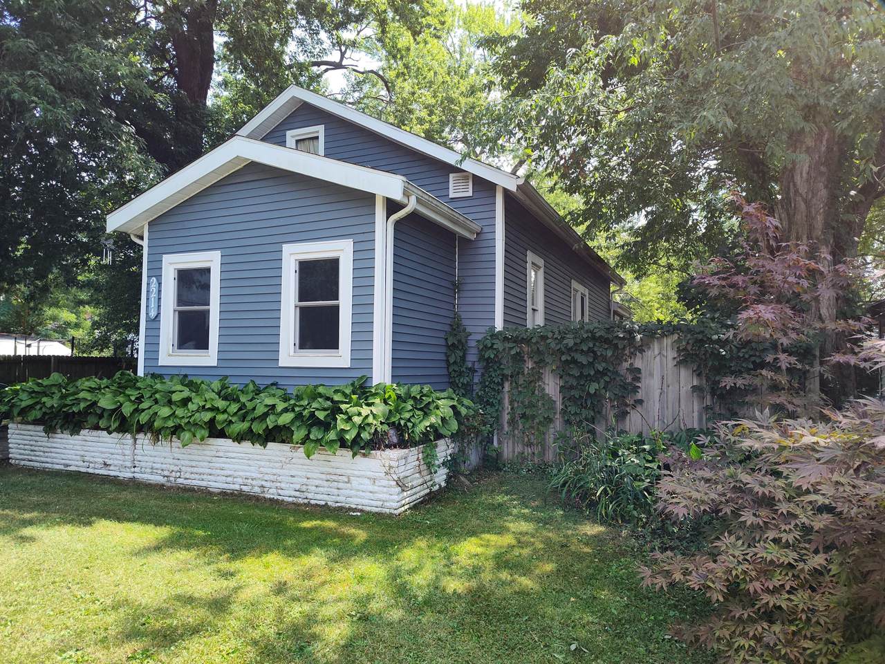 2214 Kenilworth Avenue - Photo 1
