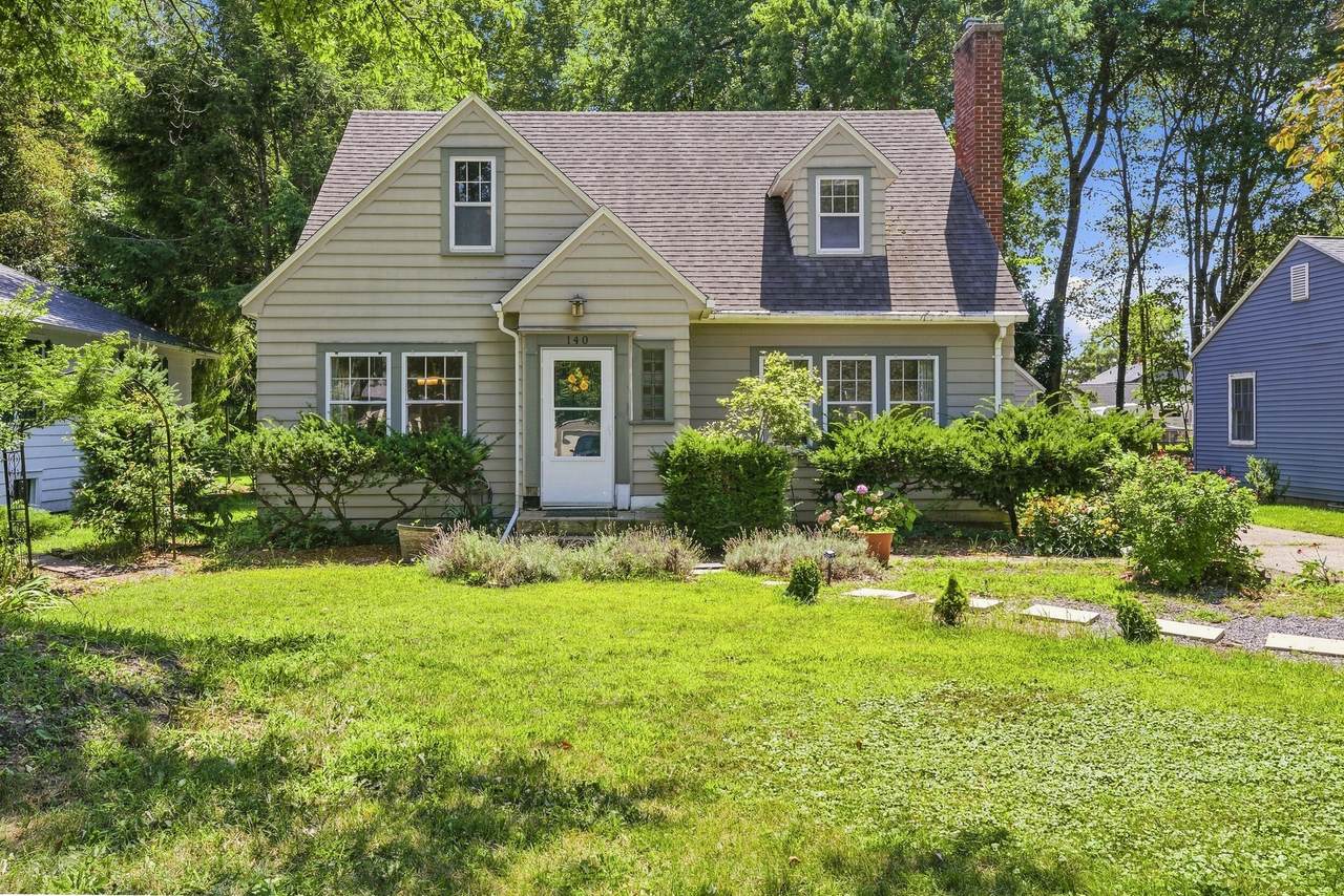 140 Orchard Lane - Photo 1
